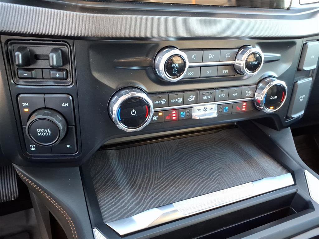 Certified 2024 Ford F250 Platinum w/ FX4 Off-Road Package image 16