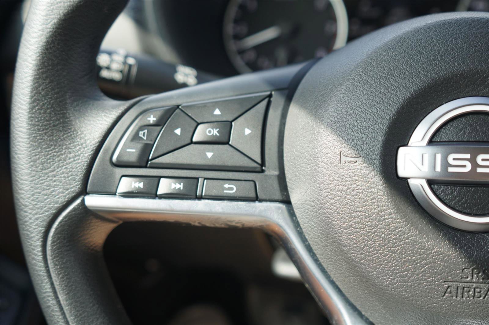 Used 2024 Nissan Sentra SV FWD image 17