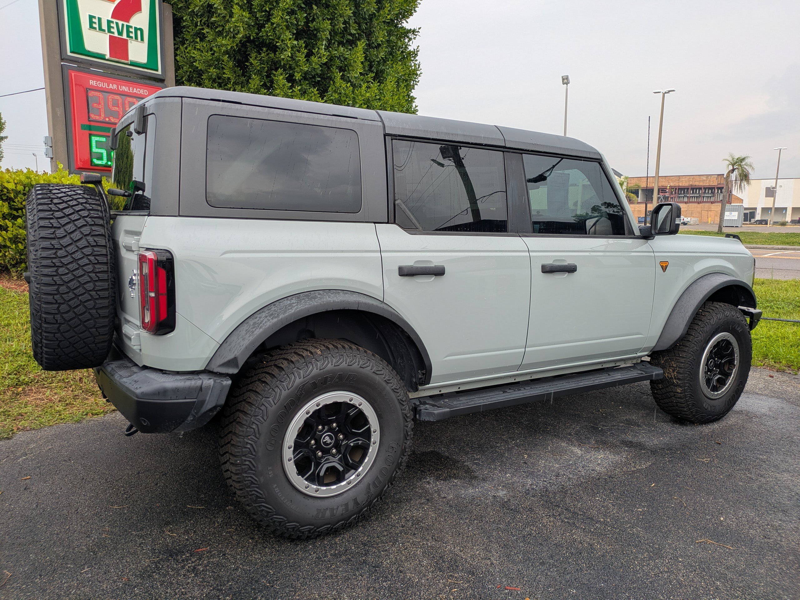 Certified 2022 Ford Bronco Badlands AWD/4WD image 4