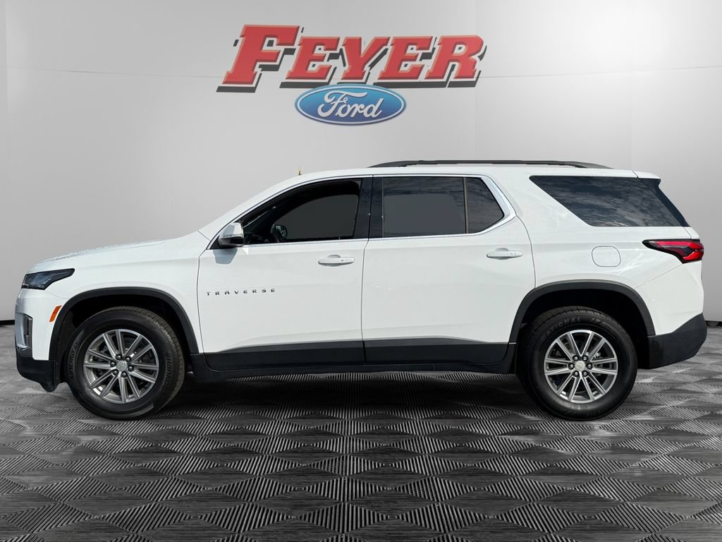 Used 2023 Chevrolet Traverse LT FWD image 2