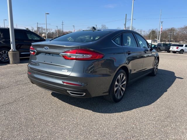 Certified 2020 Ford Fusion SE image 2