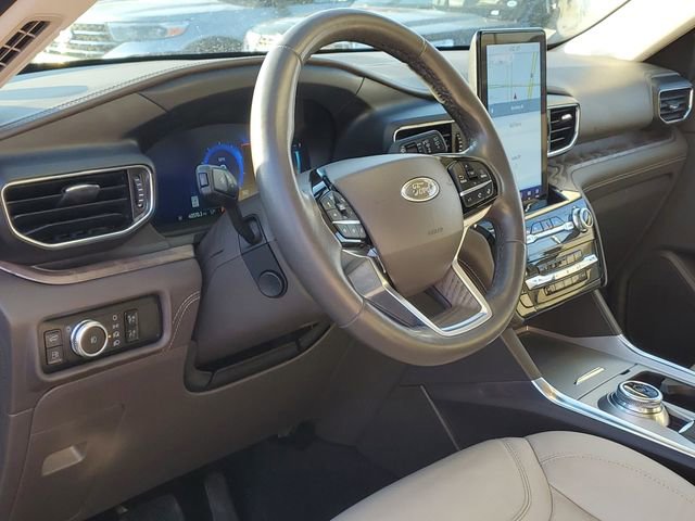 Certified 2023 Ford Explorer Platinum w/ Technology Package image 11