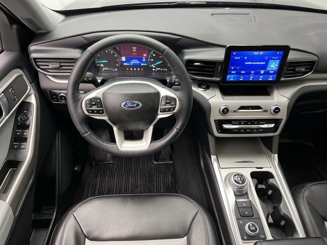 Certified 2023 Ford Explorer XLT w/ XLT Sport Appearance Package AWD/4WD image 16