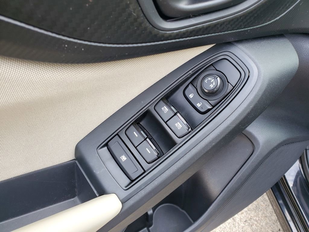 Used 2017 Subaru Impreza 2.0i Premium image 16