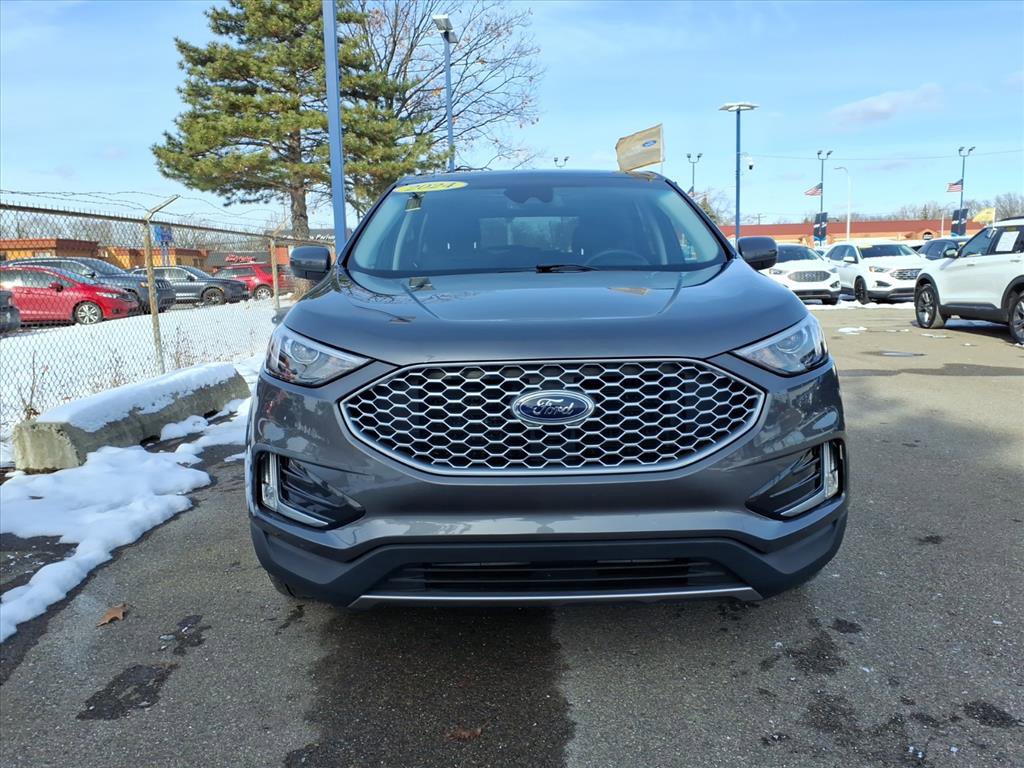 Certified 2024 Ford Edge SEL w/ Convenience Package image 2