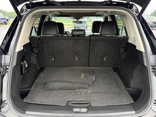Used 2023 Nissan Rogue SV w/ SV Premium B Package FWD image 4