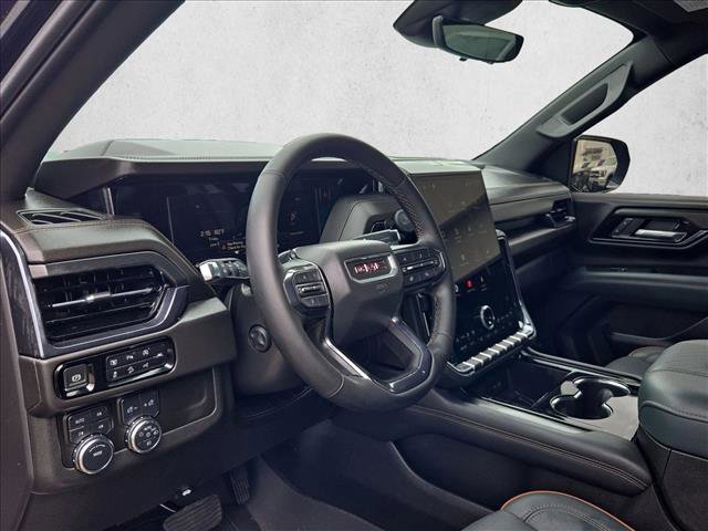 Used 2025 GMC Yukon XL AT4 w/ AT4 Premium Package AWD/4WD image 9