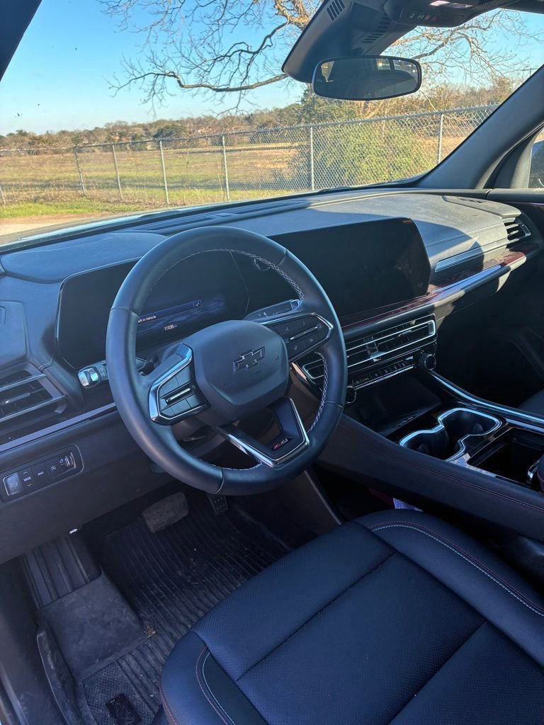 Used 2025 Chevrolet Traverse Z71 w/ Driver Confidence Package image 3