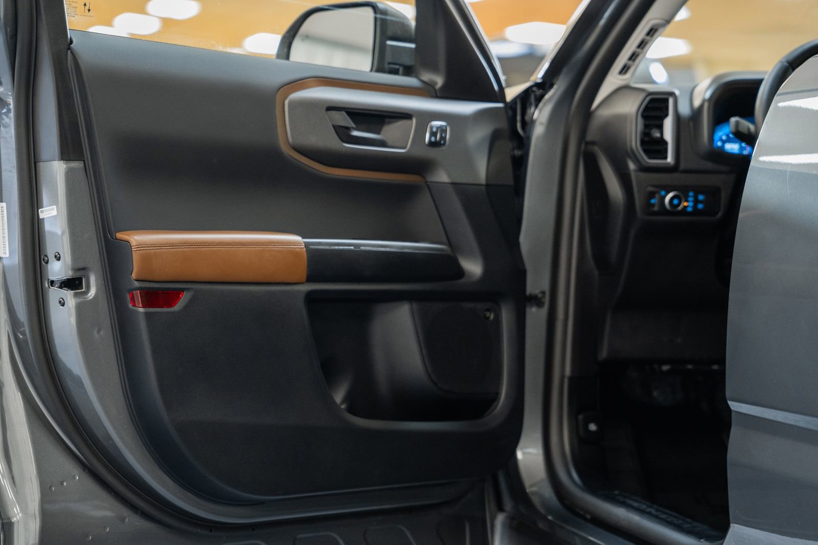 Certified 2025 Ford Bronco Sport Outer Banks w/ Outer Banks Tech Package+ image 39