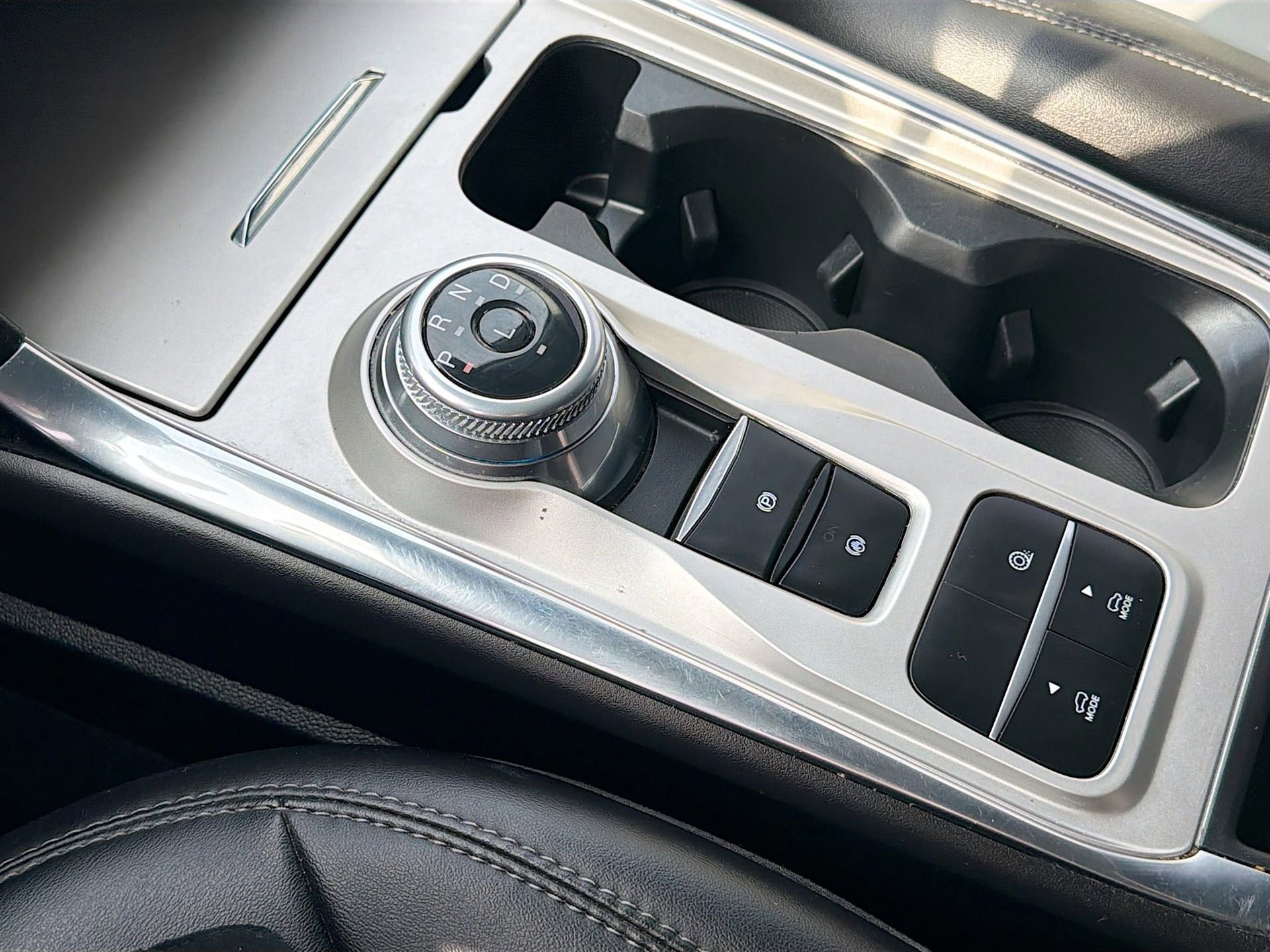 Certified 2023 Ford Explorer XLT w/ Equipment Group 202A image 22