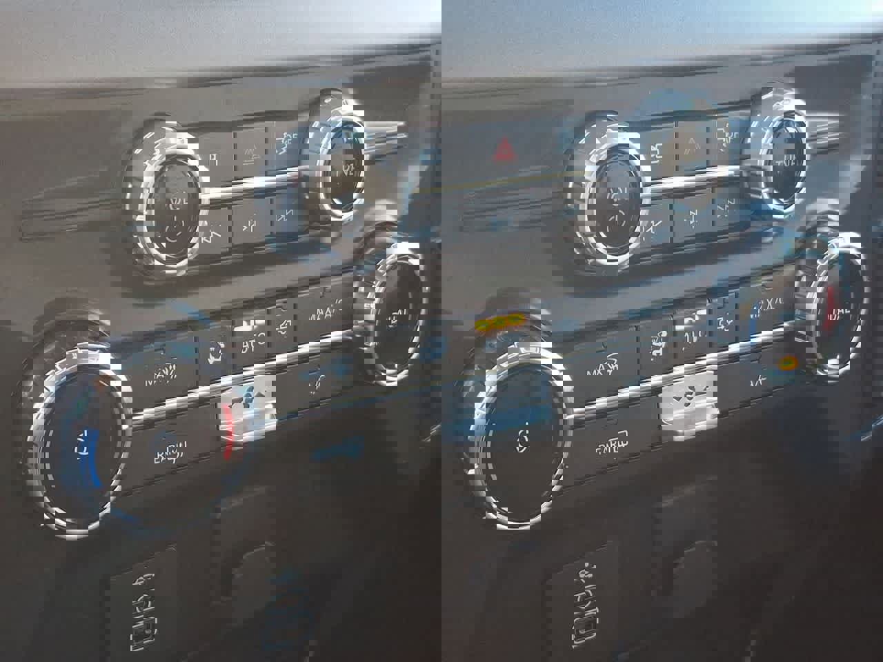 Certified 2025 Ford F150 XLT w/ Equipment Group 301A Standard image 25