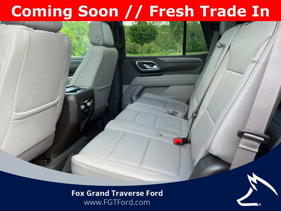Used 2023 GMC Yukon SLT w/ SLT Premium Package AWD/4WD image 4