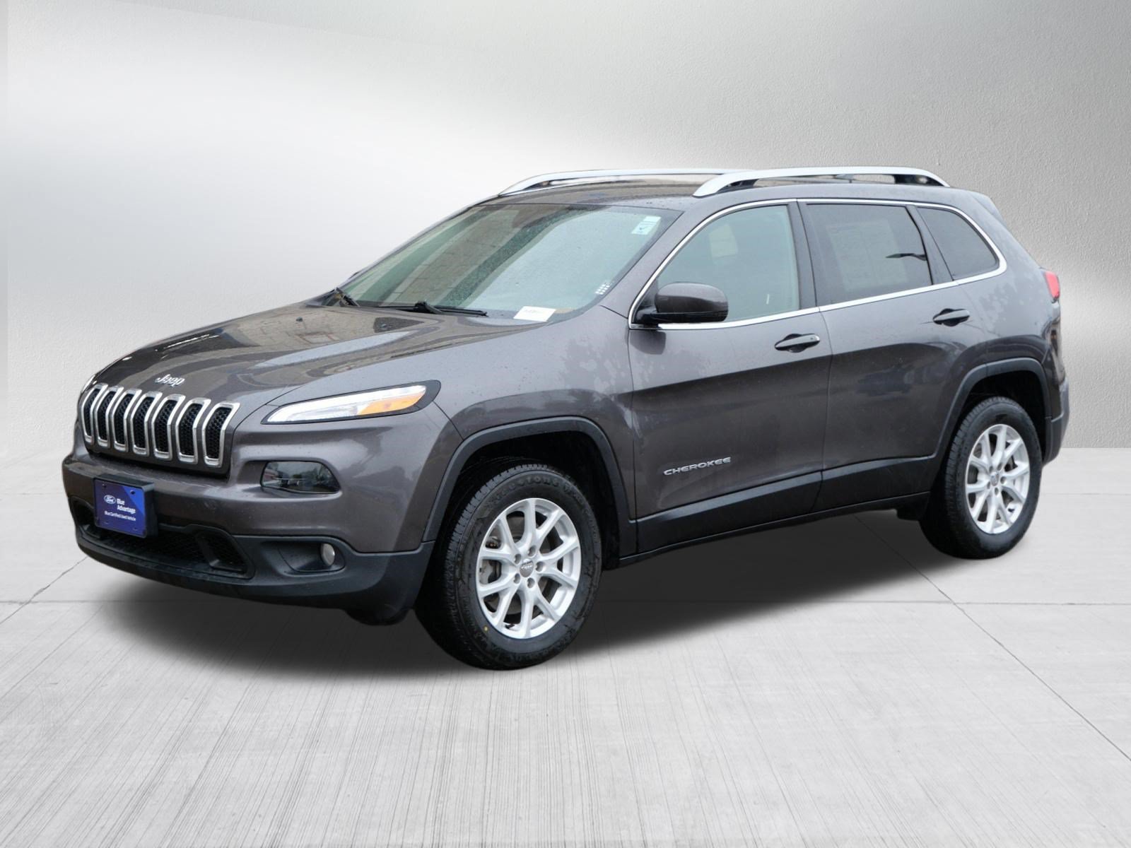 Used 2018 Jeep Cherokee Latitude Plus w/ Comfort/Convenience Group AWD/4WD image 3