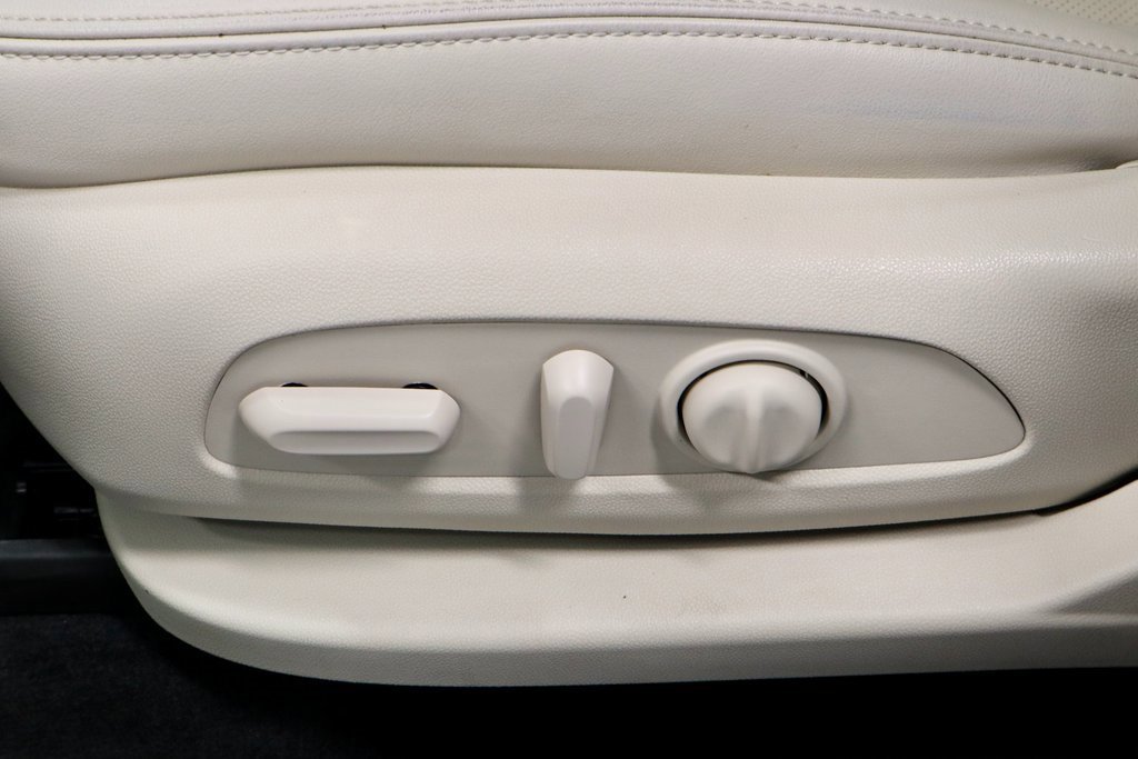 Used 2023 Buick Enclave Essence w/ Experience Buick Package image 27