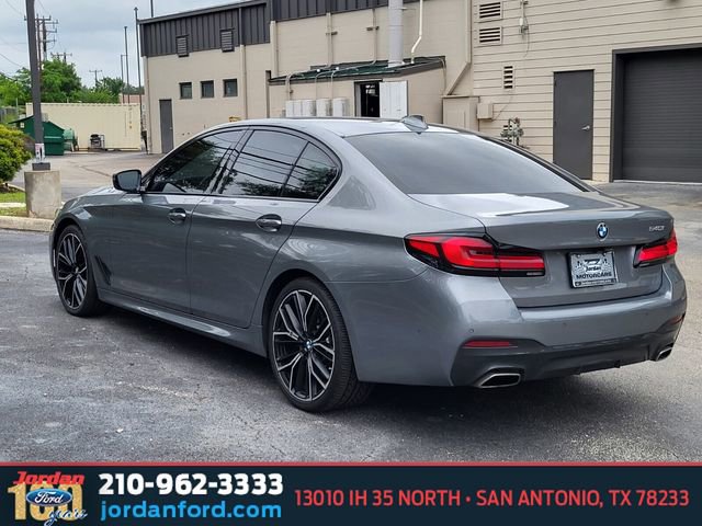 Used 2023 BMW 540i w/ M Sport Package RWD image 3