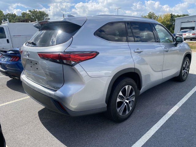 Used 2022 Toyota Highlander XLE FWD image 7
