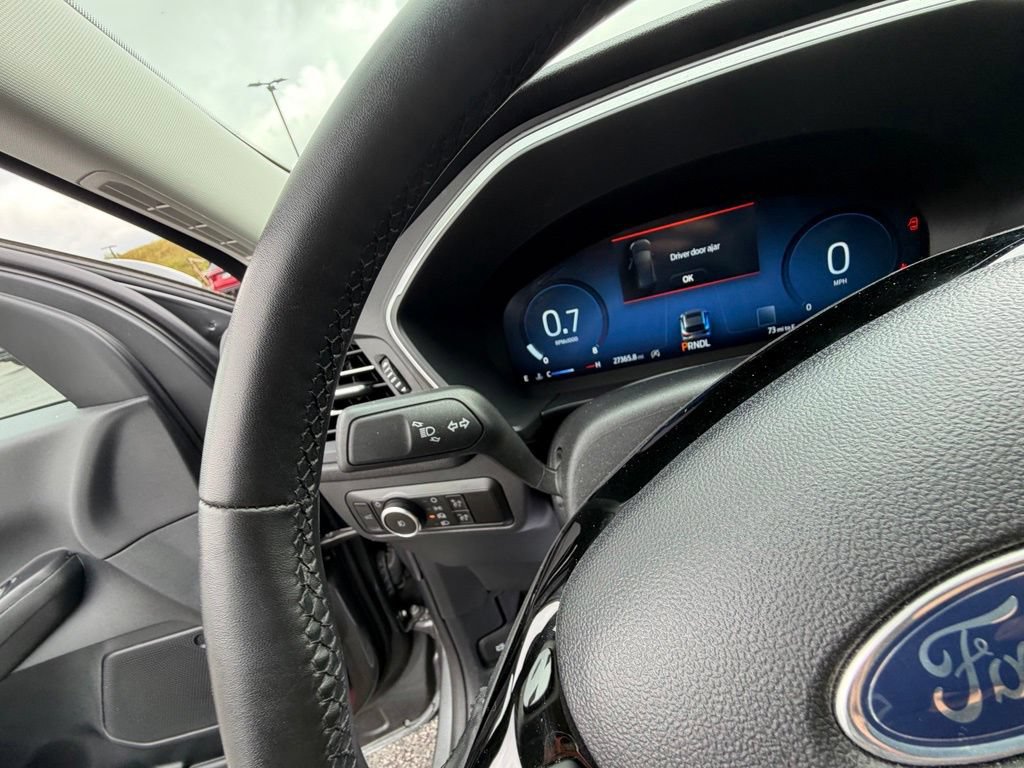 Certified 2025 Ford Escape Platinum AWD/4WD image 42