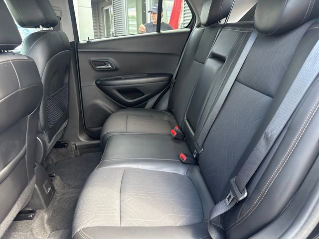 Used 2022 Chevrolet Trax LT w/ Midnight Edition AWD/4WD image 36