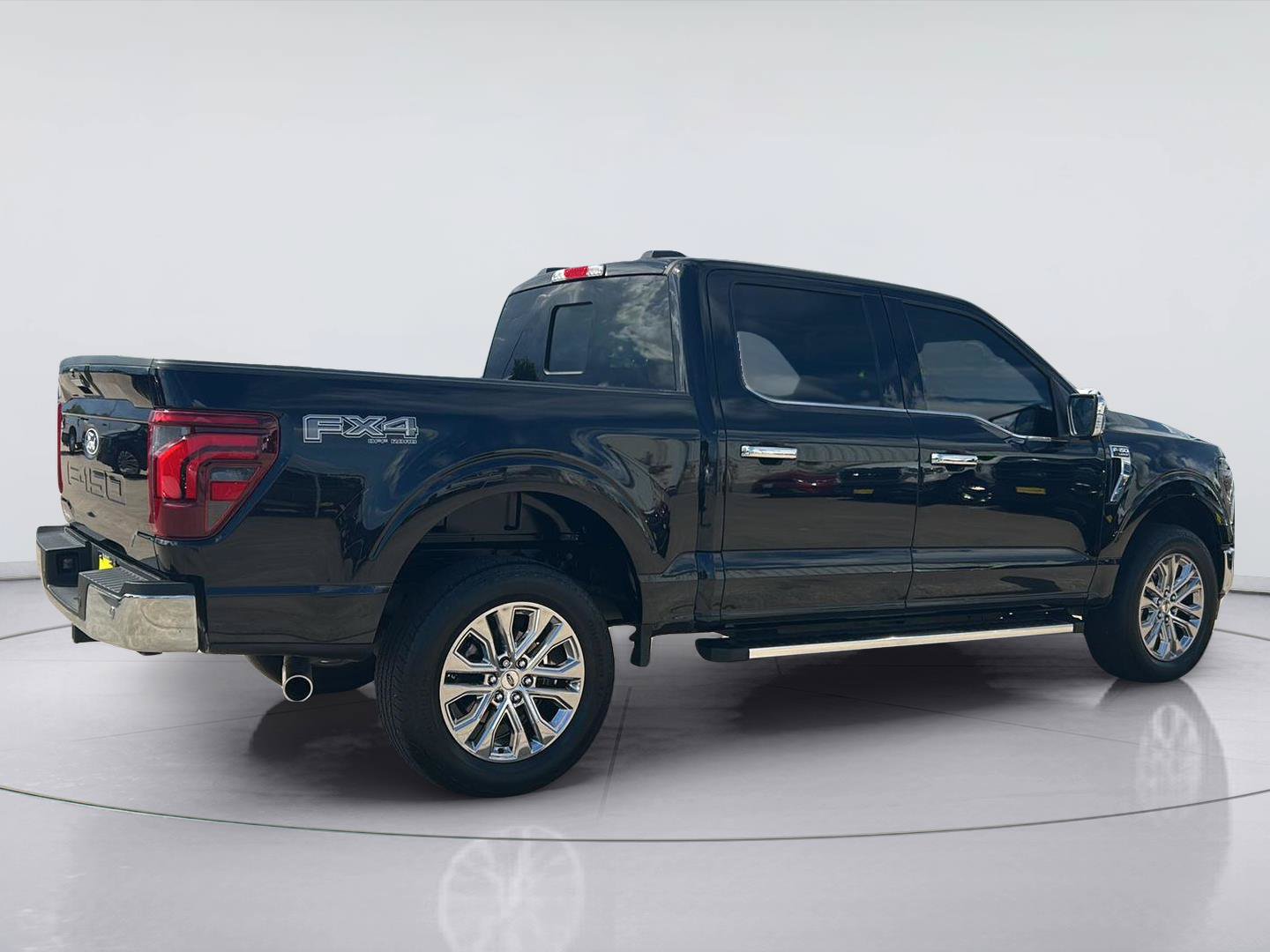Certified 2024 Ford F150 Lariat w/ FX4 Off-Road Package AWD/4WD image 4
