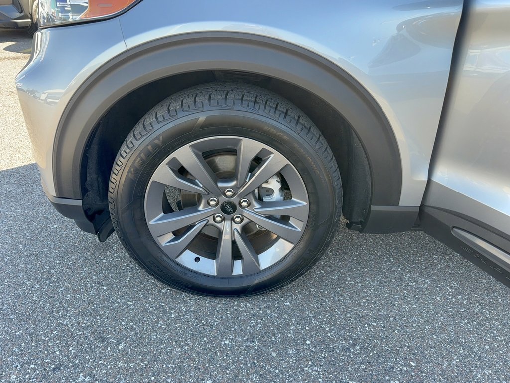 Certified 2022 Ford Explorer XLT w/ Equipment Group 202A image 37