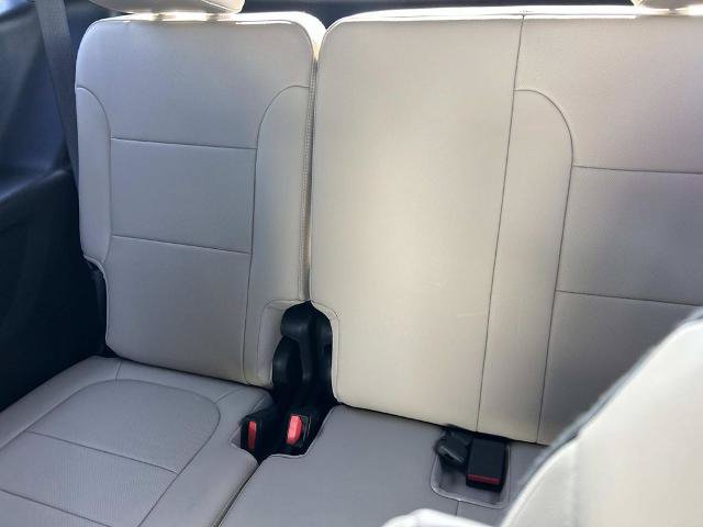 Used 2023 Chevrolet Traverse Premier AWD/4WD image 19