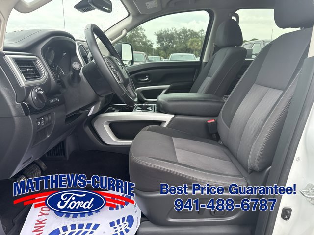 Used 2020 Nissan Titan SV w/ SV Convenience Package RWD image 9