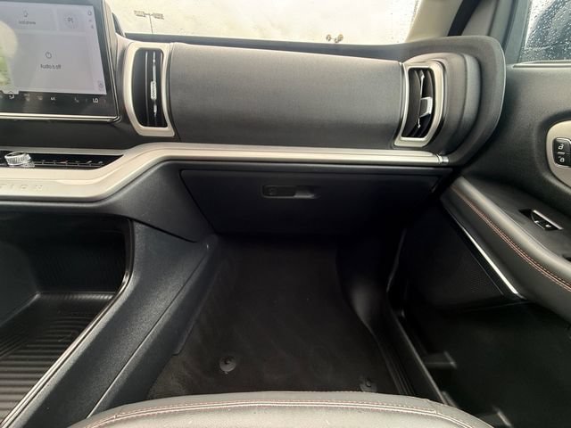 Certified 2025 Ford Expedition Active AWD/4WD image 23