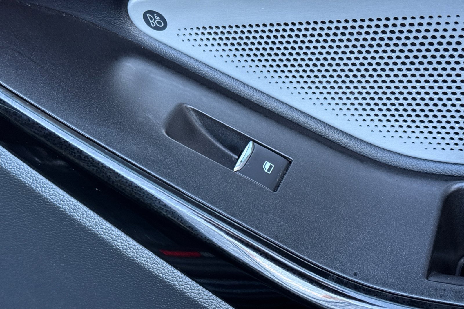 Certified 2022 Ford Explorer ST w/ Equipment Group 401A image 23