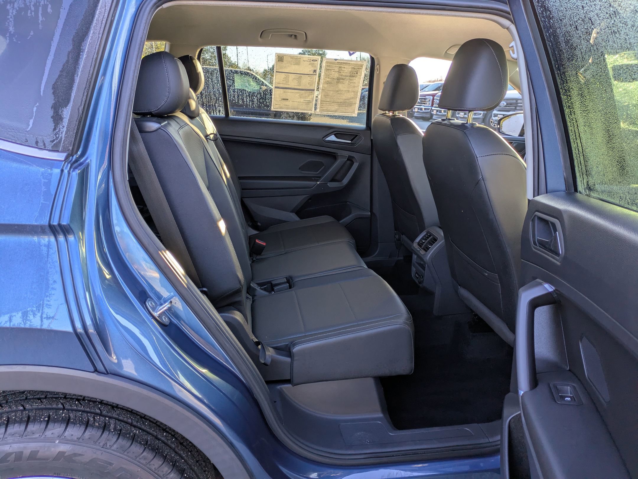 Used 2020 Volkswagen Tiguan SE image 34