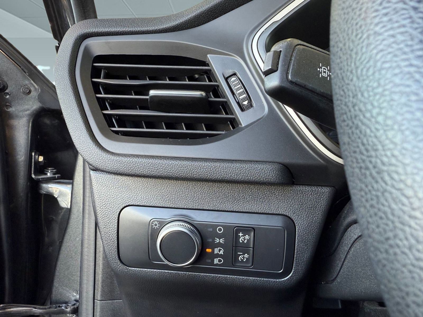 Certified 2020 Ford Escape SE image 24