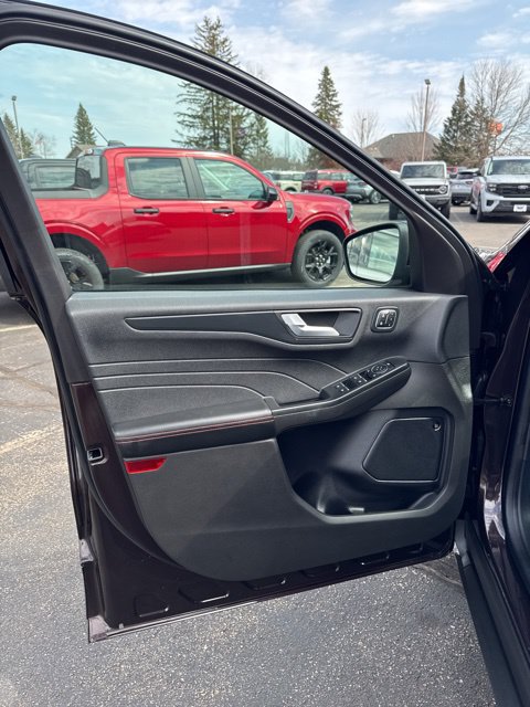 Certified 2023 Ford Escape ST-Line Select w/ Tech Pack #2 AWD/4WD image 14