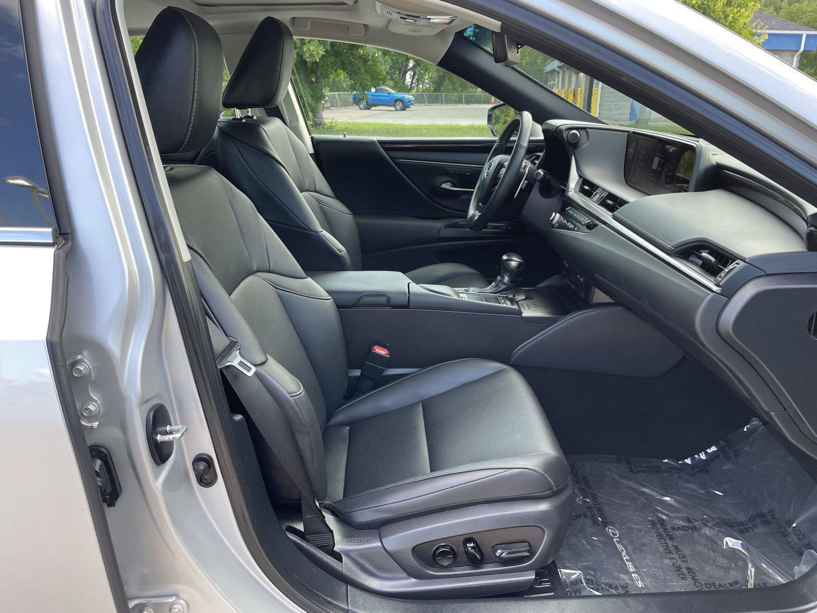 Used 2021 Lexus ES 300h w/ Premium Package FWD image 19