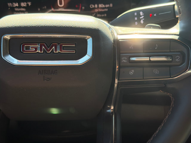 Used 2025 GMC Yukon AT4 w/ AT4 Premium Package AWD/4WD image 33
