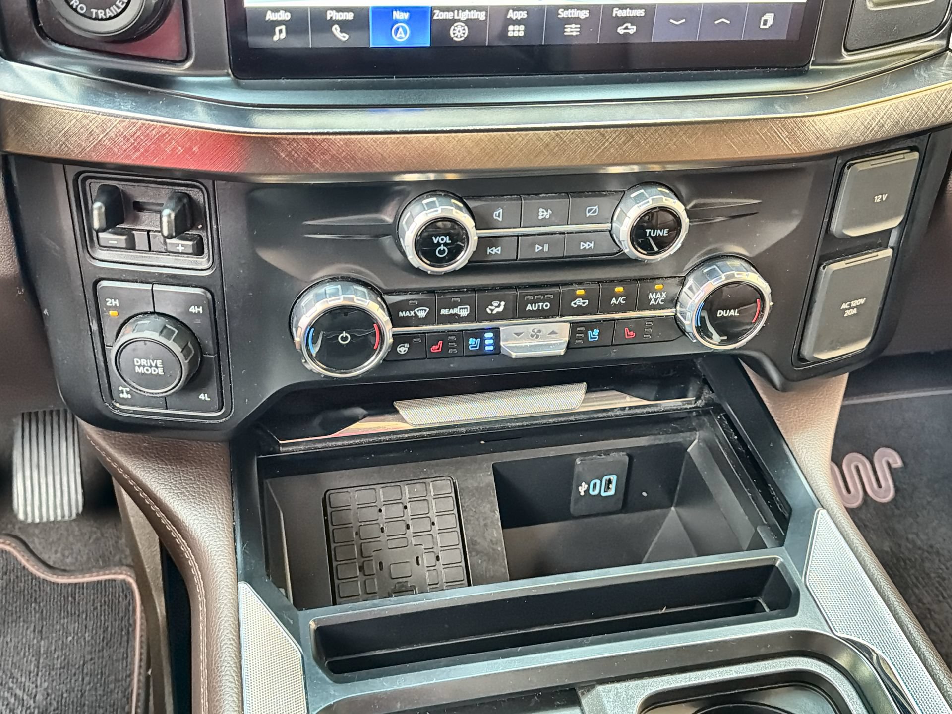 Certified 2023 Ford F350 King Ranch w/ FX4 Off-Road Package AWD/4WD image 19