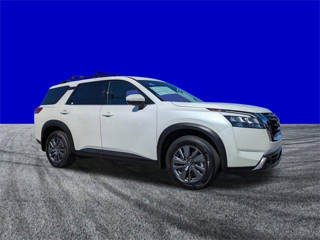 Used 2024 Nissan Pathfinder SV w/ SV Premium Package image 8