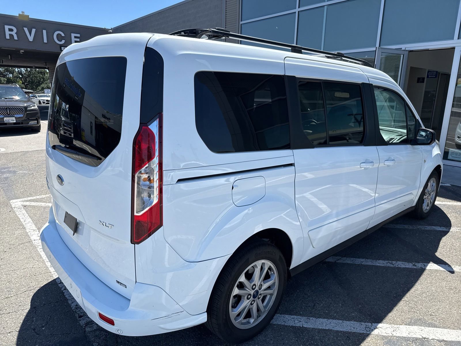 Certified 2023 Ford Transit Connect XLT FWD image 5