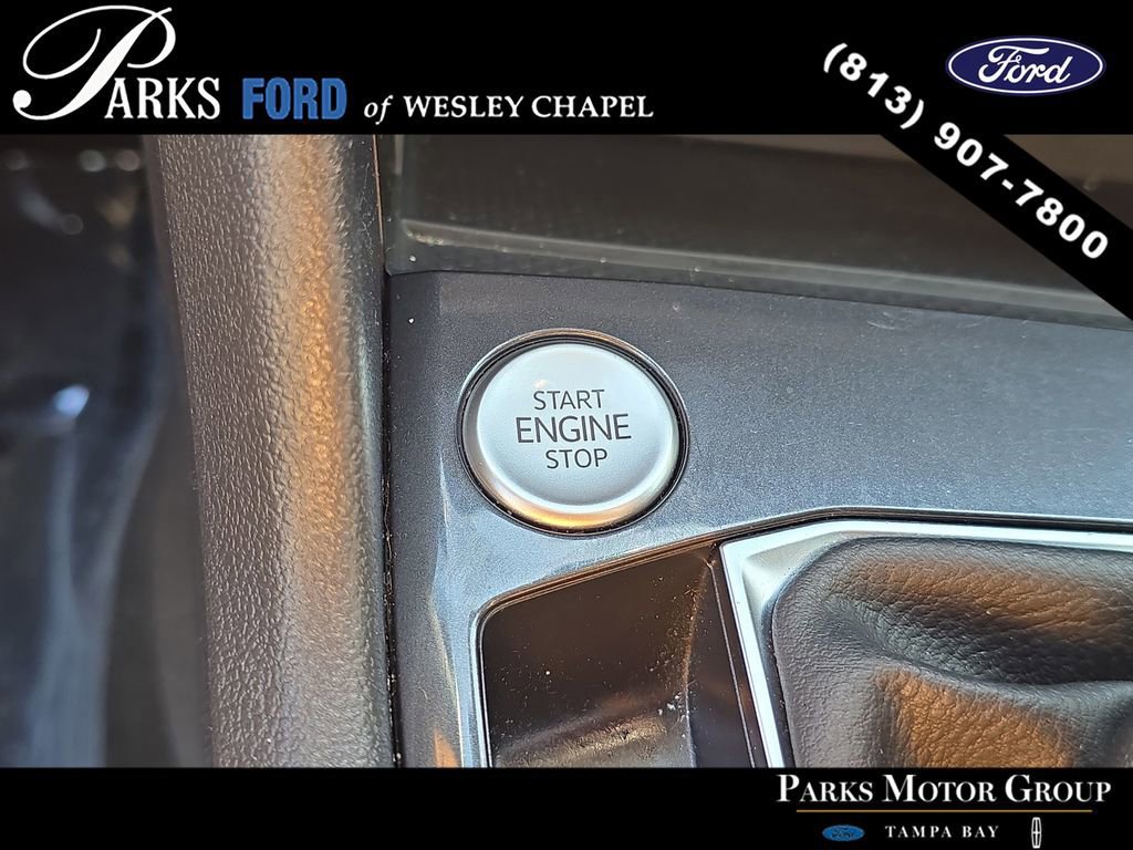 Used 2023 Volkswagen Tiguan SE w/ Panoramic Sunroof Package FWD image 25