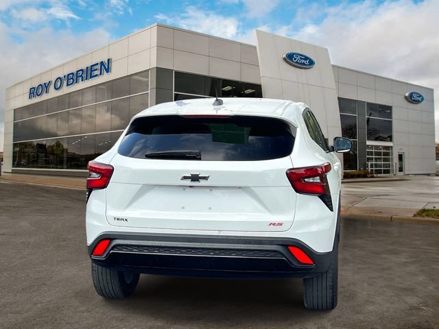 Used 2024 Chevrolet Trax RS w/ Driver Confidence Package FWD image 4
