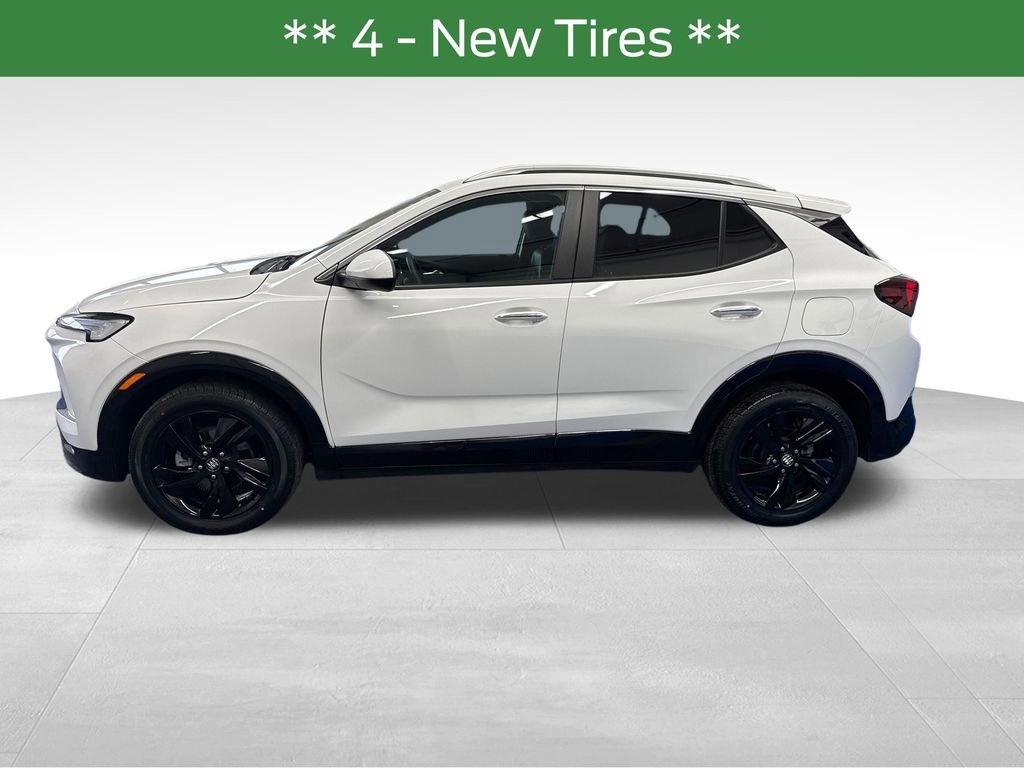 Used 2024 Buick Encore GX Sport Touring AWD/4WD image 2