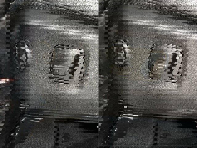 Used 2024 Jeep Wrangler Unlimited Sahara w/ Safety Group image 4