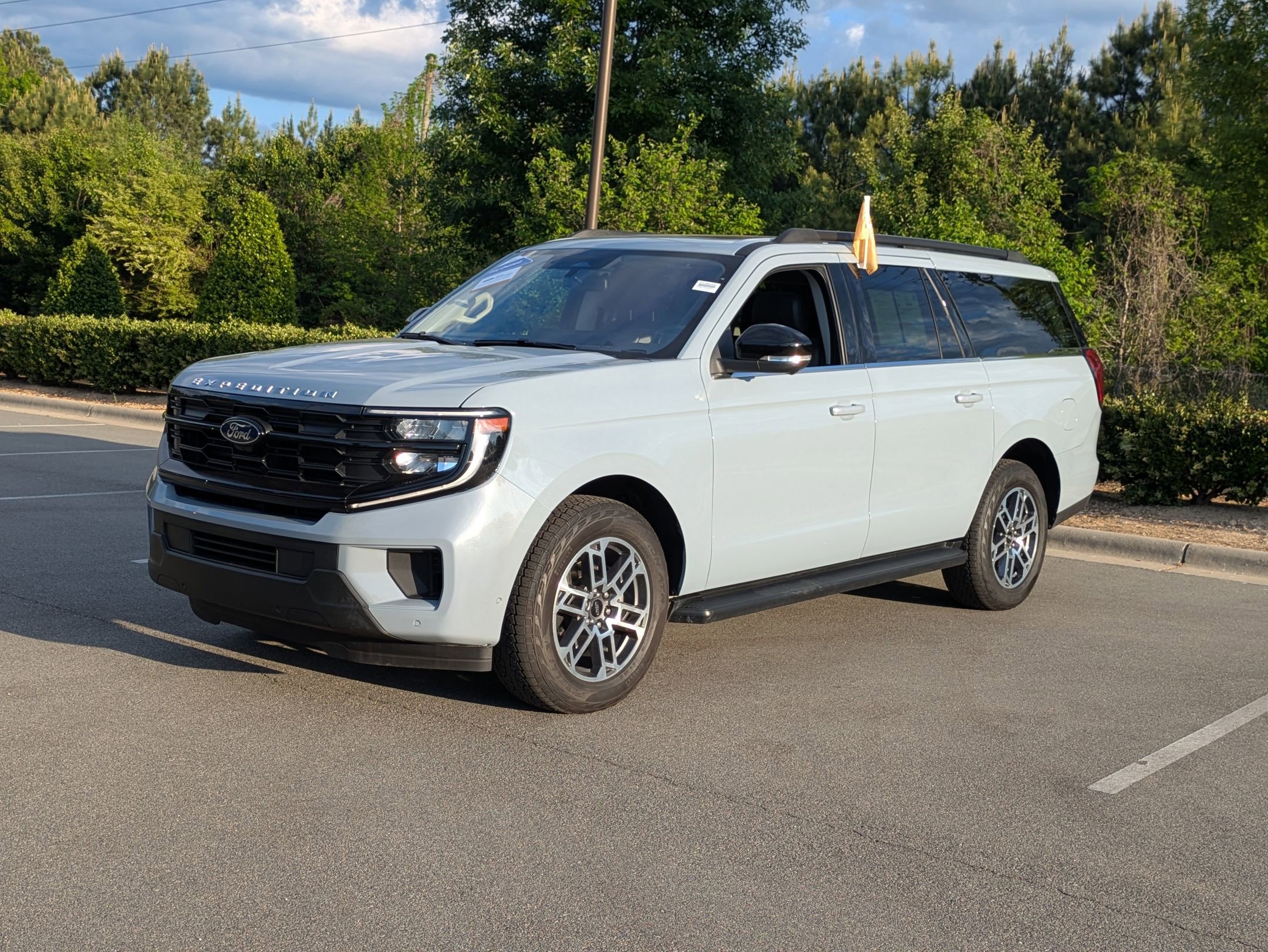 Certified 2025 Ford Expedition Max Active AWD/4WD image 8