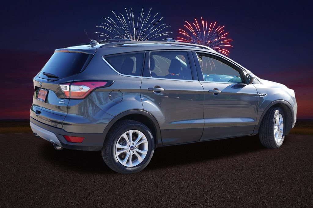 Certified 2018 Ford Escape SE w/ SE Sync 3 Package AWD/4WD image 4