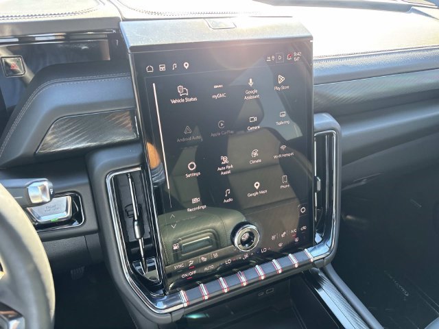 Used 2025 GMC Yukon XL AT4 w/ AT4 Premium Package AWD/4WD image 36