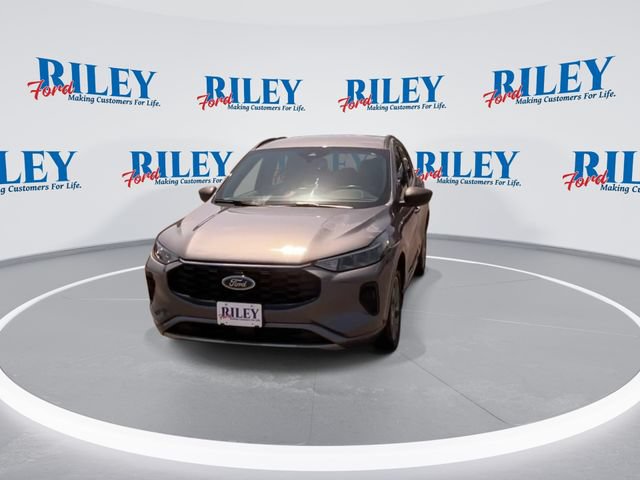 Certified 2024 Ford Escape ST-Line AWD/4WD image 3