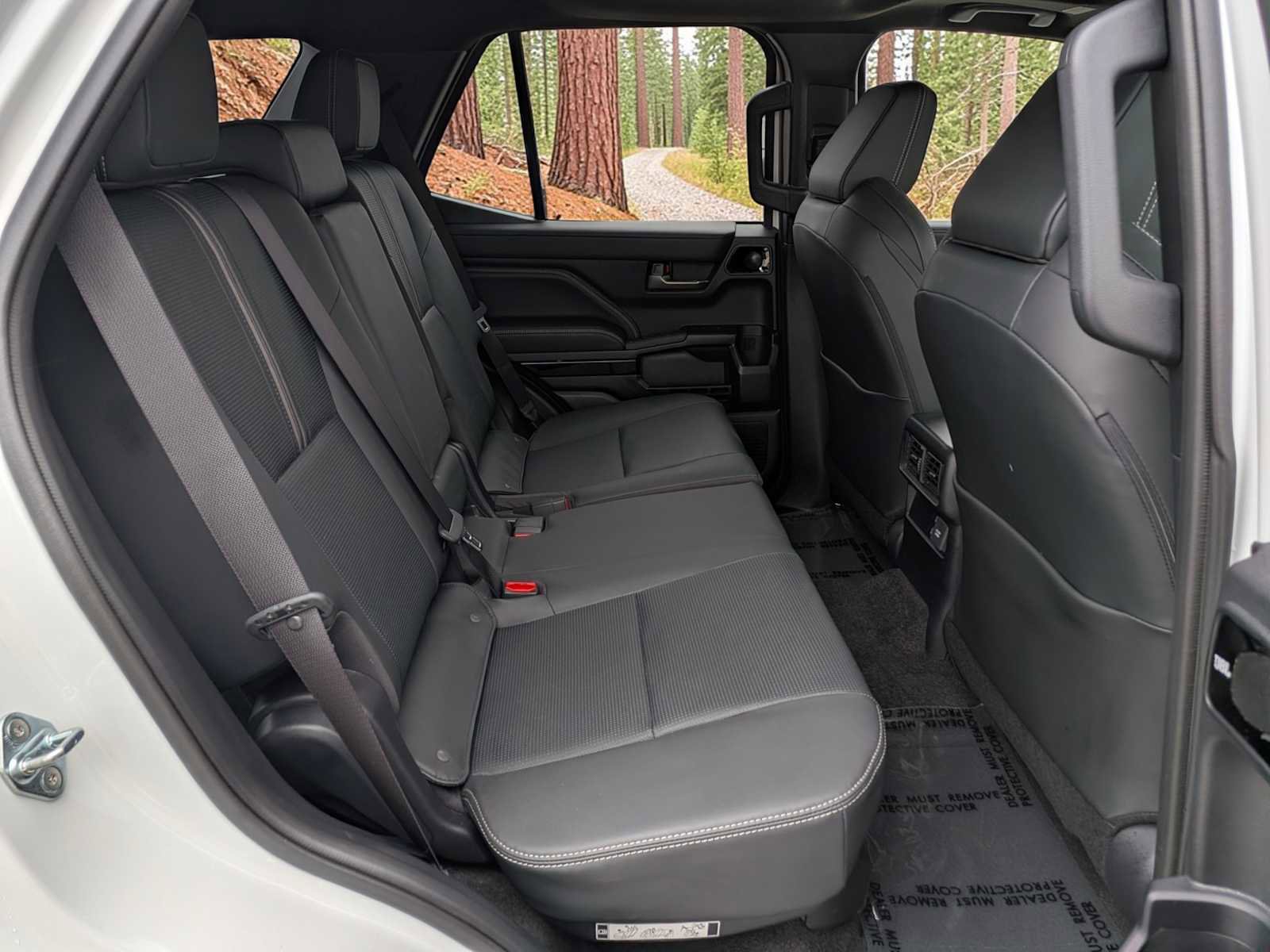 Used 2025 Toyota 4Runner Limited AWD/4WD image 24