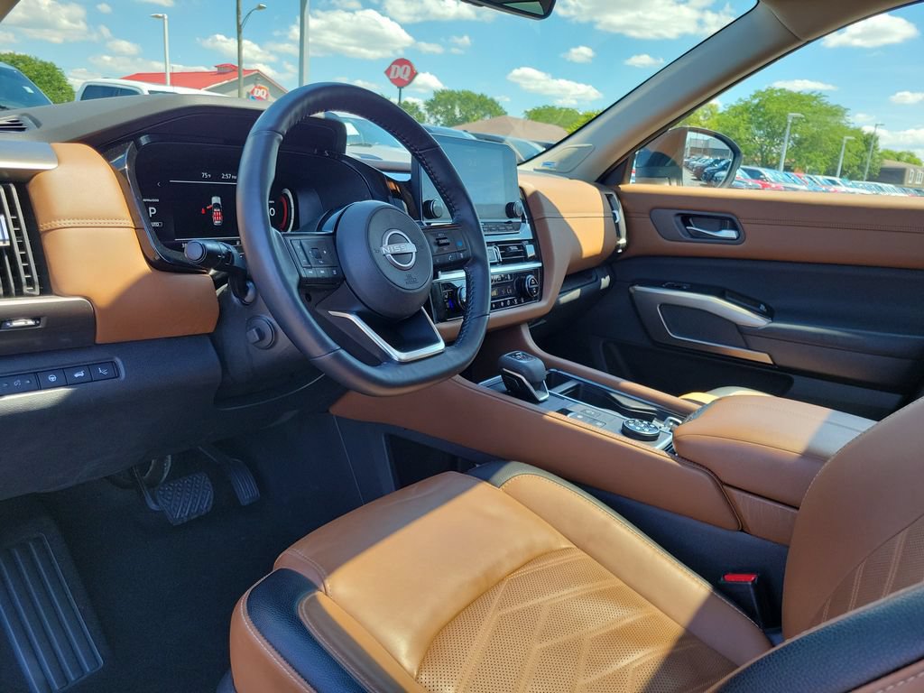 Used 2024 Nissan Pathfinder Platinum w/ Cargo Package AWD/4WD image 21