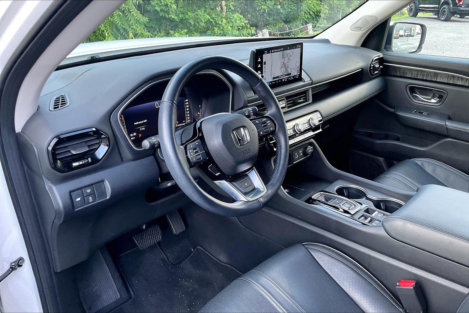 Used 2023 Honda Pilot Elite image 14