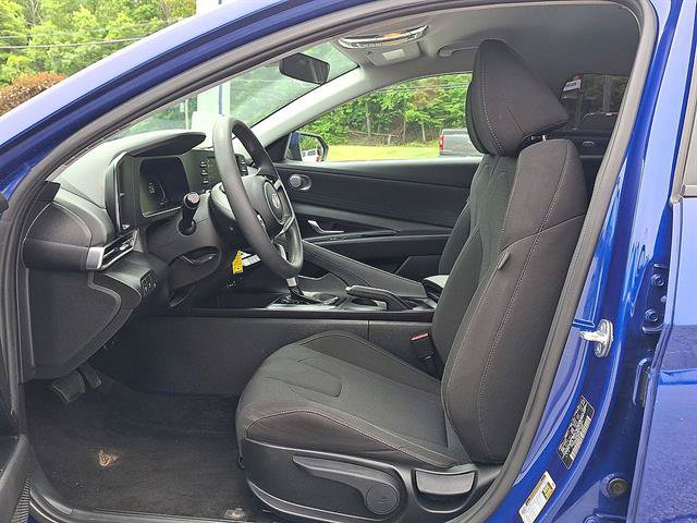 Used 2024 Hyundai Elantra SE FWD image 11