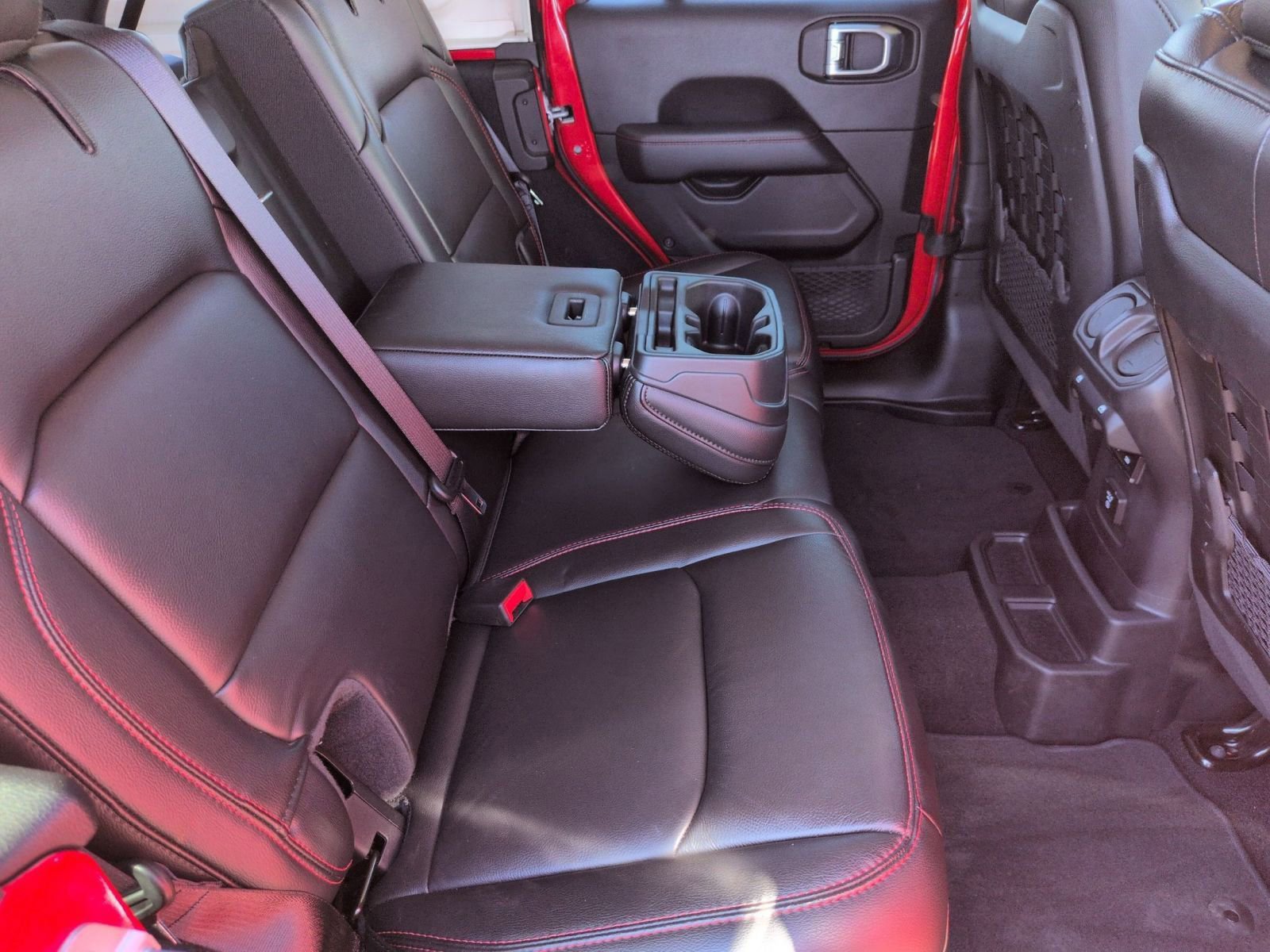 Used 2020 Jeep Wrangler Unlimited Rubicon w/ Dual Top Group AWD/4WD image 30