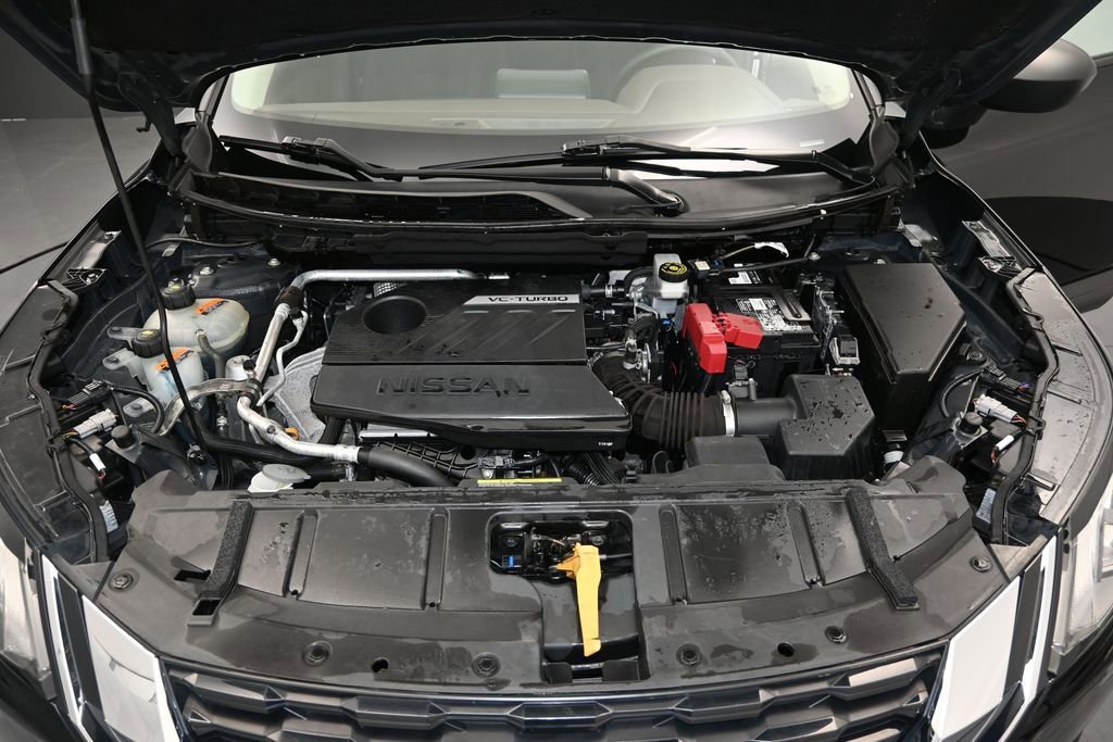 Used 2023 Nissan Rogue S AWD/4WD image 12